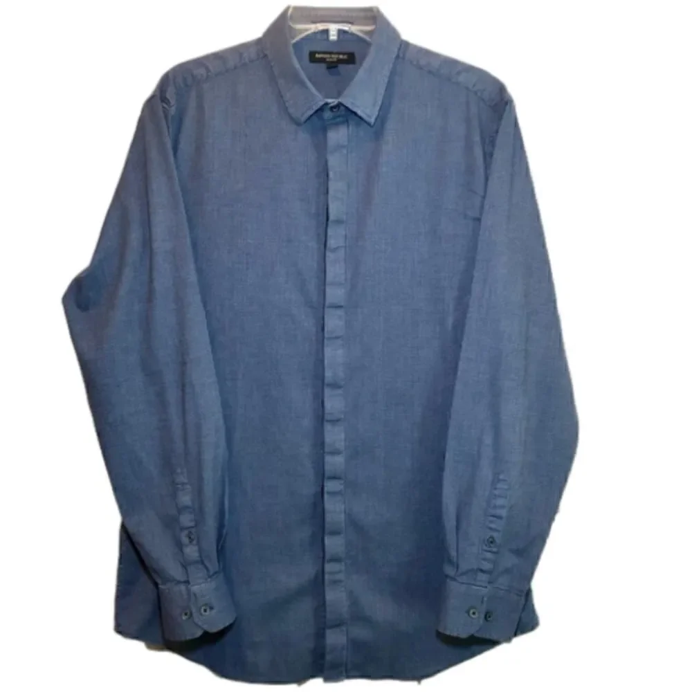 Banana Republic Slim Fit Dress Shirt with Hidden Button Detail in Blue Men’s L